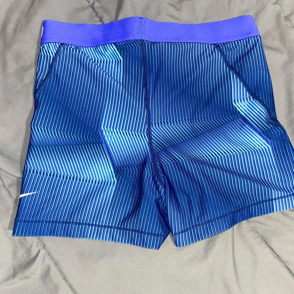 Nike Pros Spandex - Picture 2 of 2